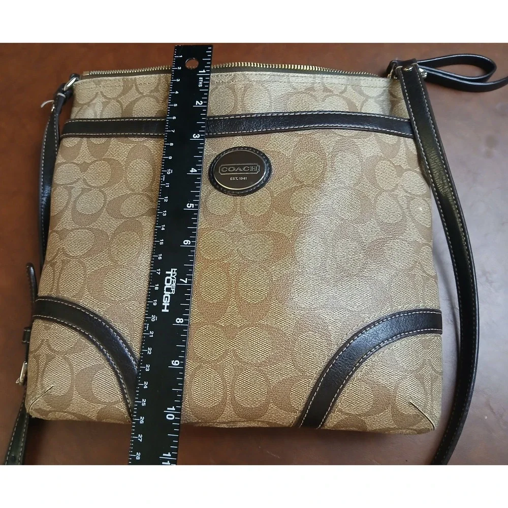Coach Shoulder Bag 22534 Brown Signature CREED F18926 WOMENS PVC #1488